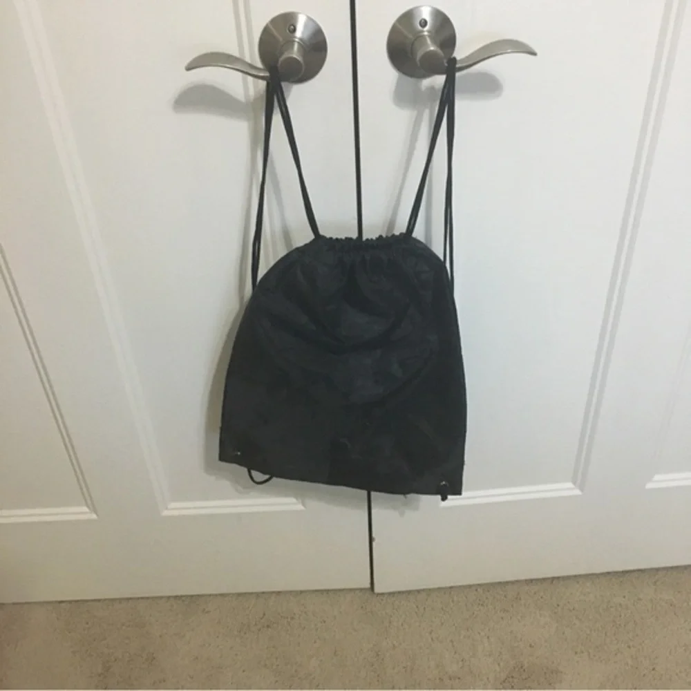 String king black backpack cinch sack NWOT
